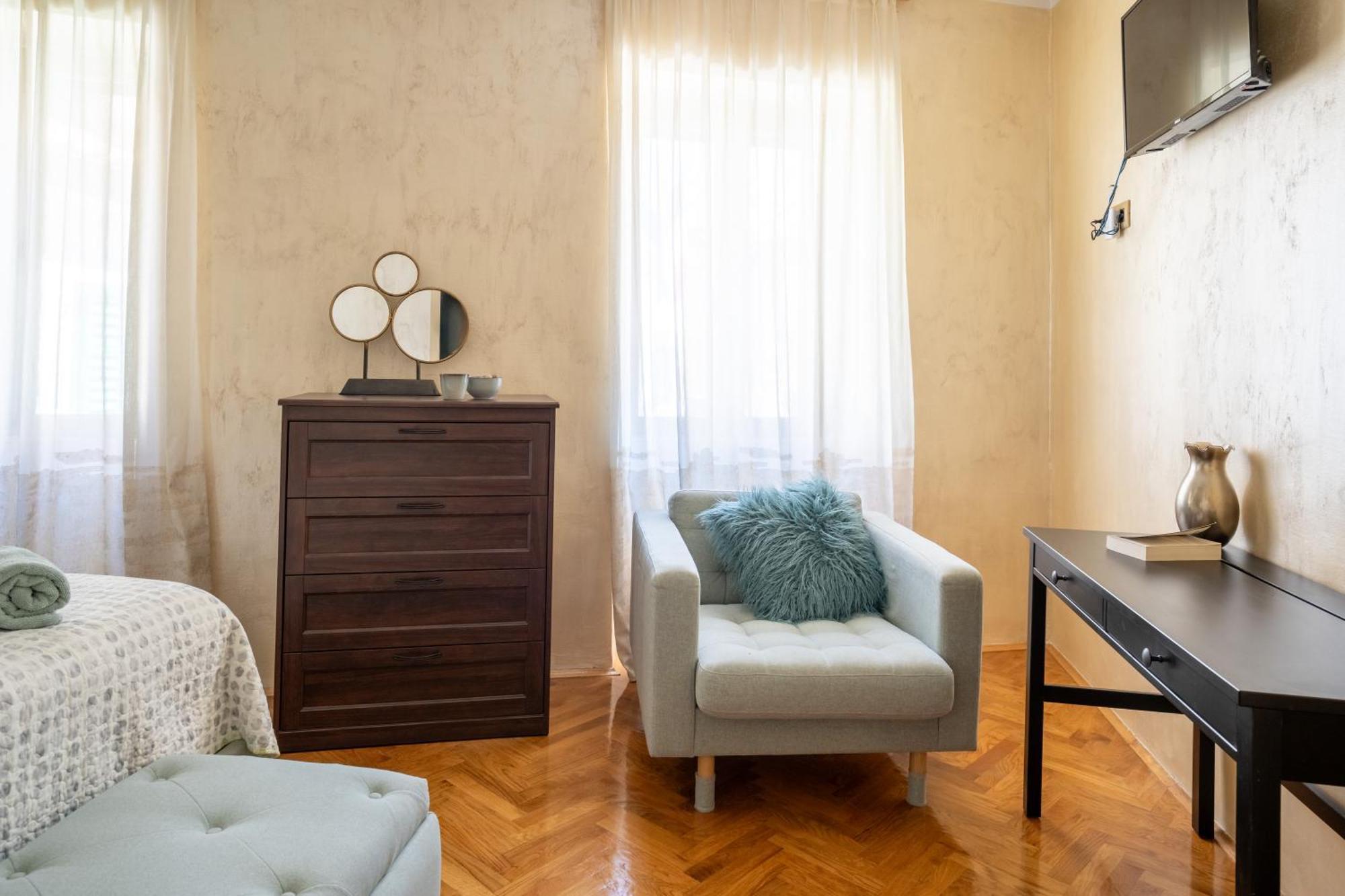 Central Apartments Circolo Rovinj Bagian luar foto