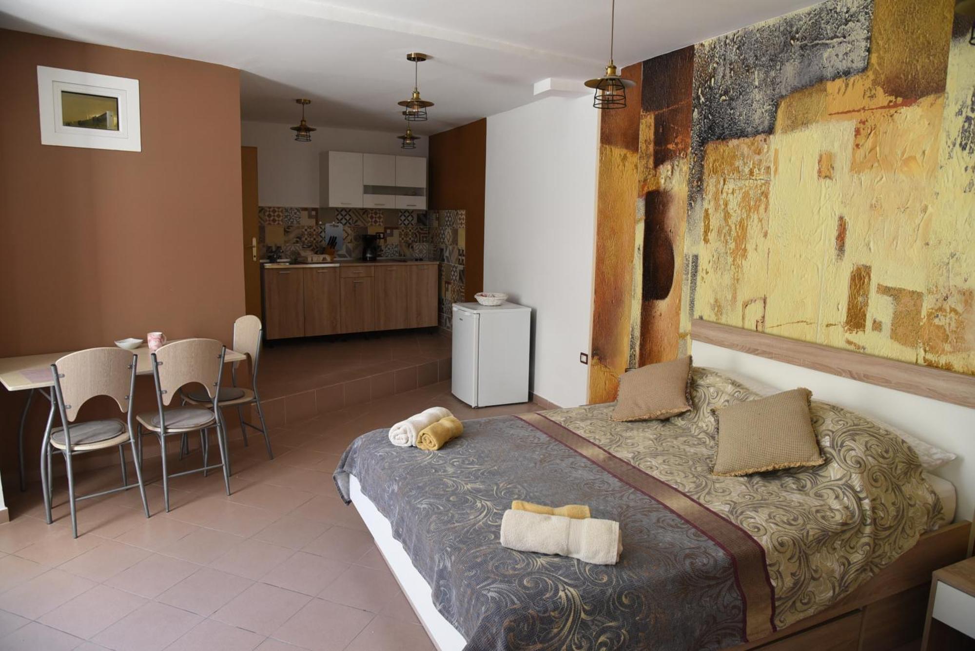 Central Apartments Circolo Rovinj Bagian luar foto
