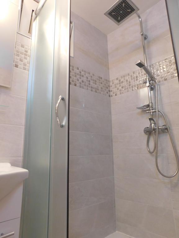 Central Apartments Circolo Rovinj Bagian luar foto