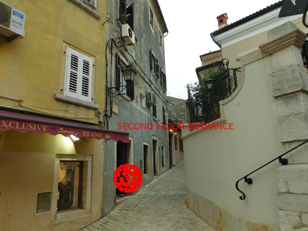 Central Apartments Circolo Rovinj Bagian luar foto