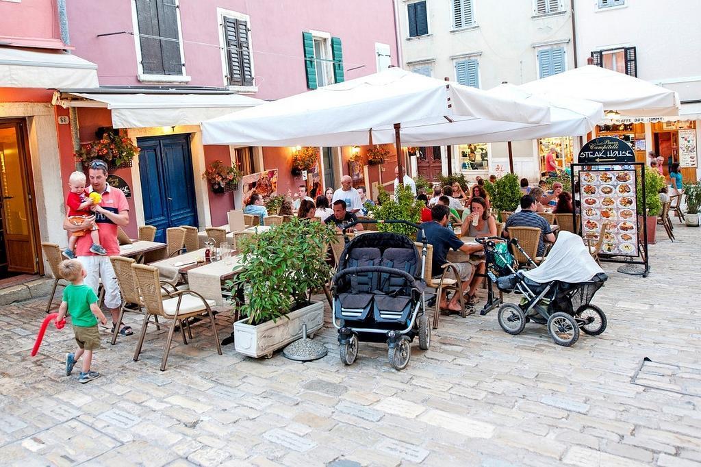 Central Apartments Circolo Rovinj Bagian luar foto