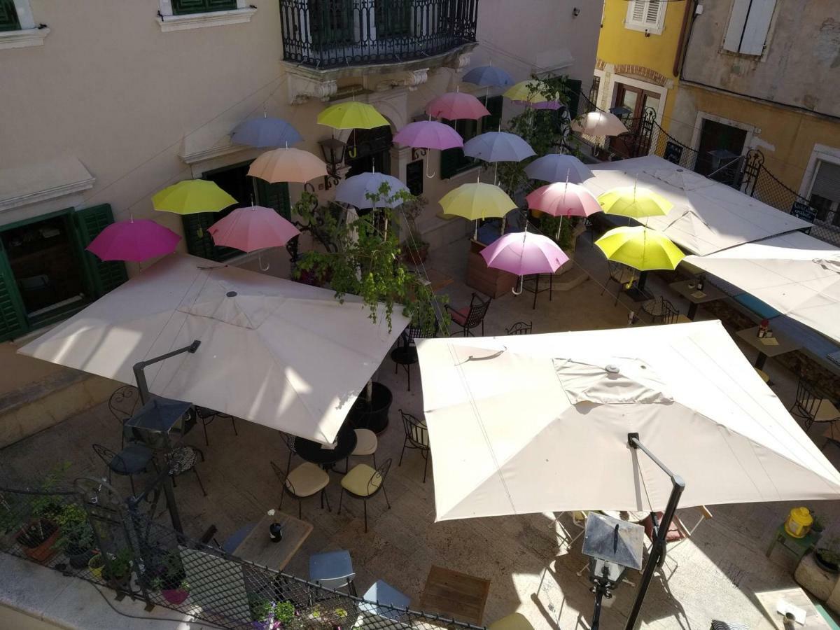 Central Apartments Circolo Rovinj Bagian luar foto